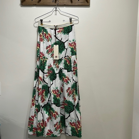 𝅺I’M ISOLA MARRAS Skirt size 8 White Skirt with Floral Print Elastic Waist Rare - Picture 2 of 6